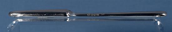 A George III silver marrow scoop, by Thomas James? Length: 217mm Weight: .8oz/25grms